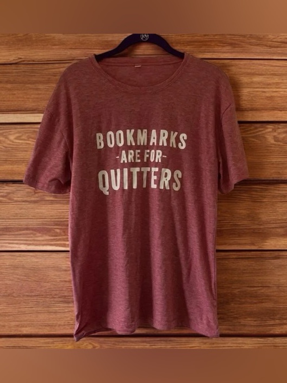 🔆Men's 'Bookmarks Are For Quitters' Graphic Tee - Maroon